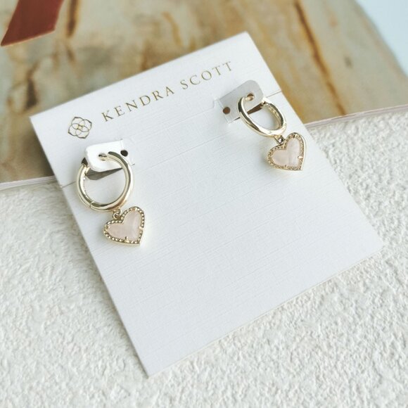 Kendra Scott Ari Heart Rose Quartz Huggie Earrings in Gold - Picture 2 of 3